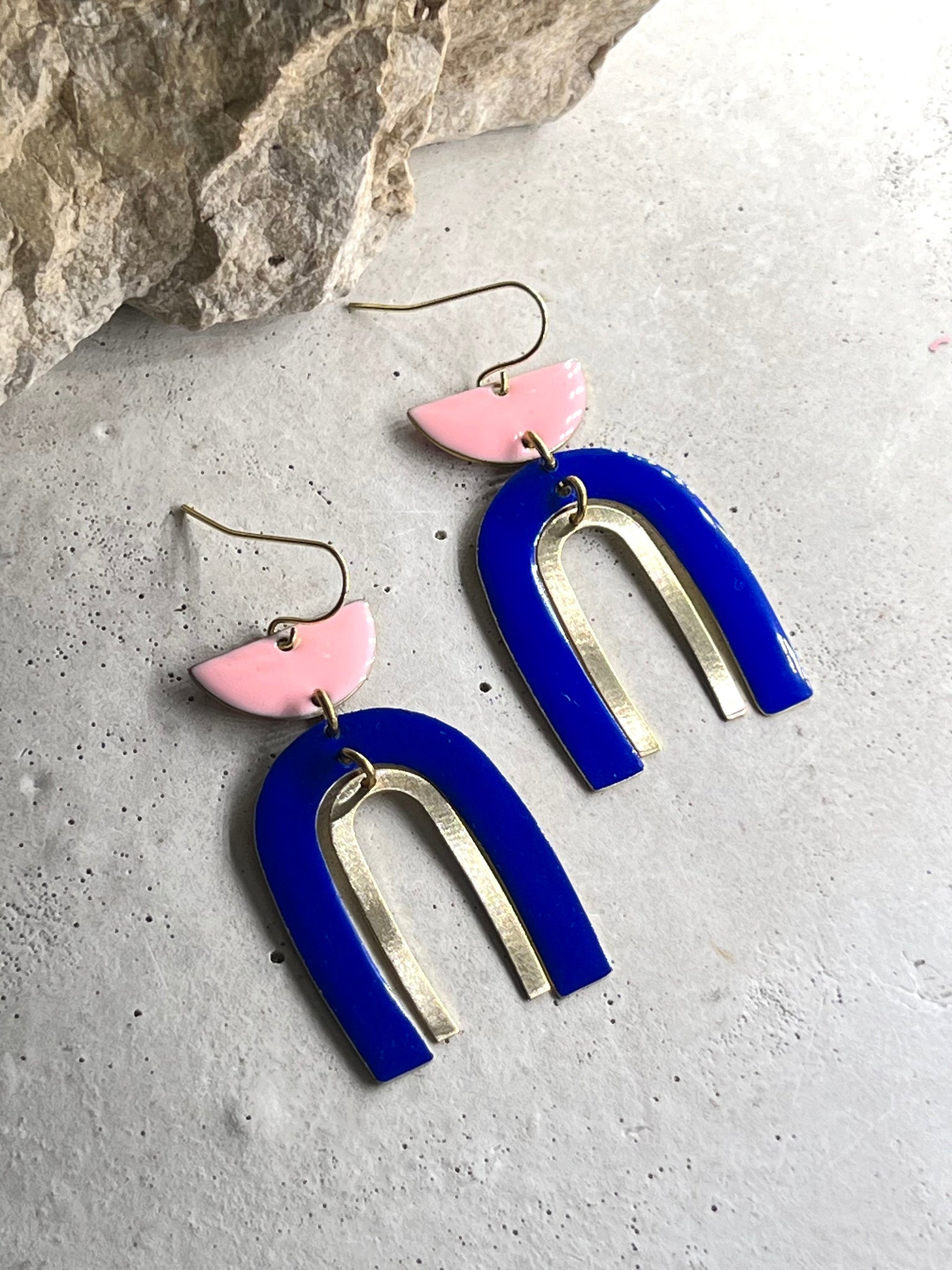 Leni Bogen Ohrringe blau rosé / Arch earrings