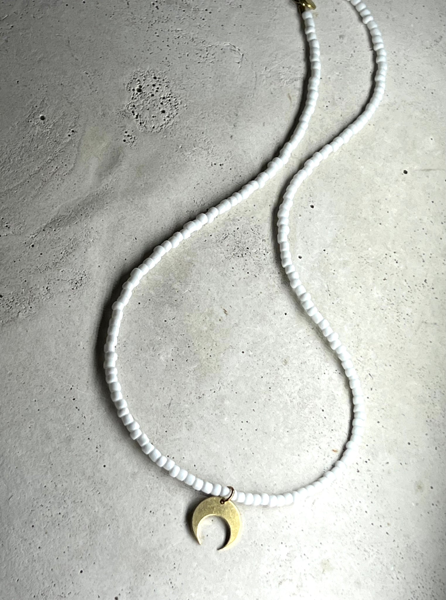 Cutie Perlenkette white Pearls with Sun & Moon