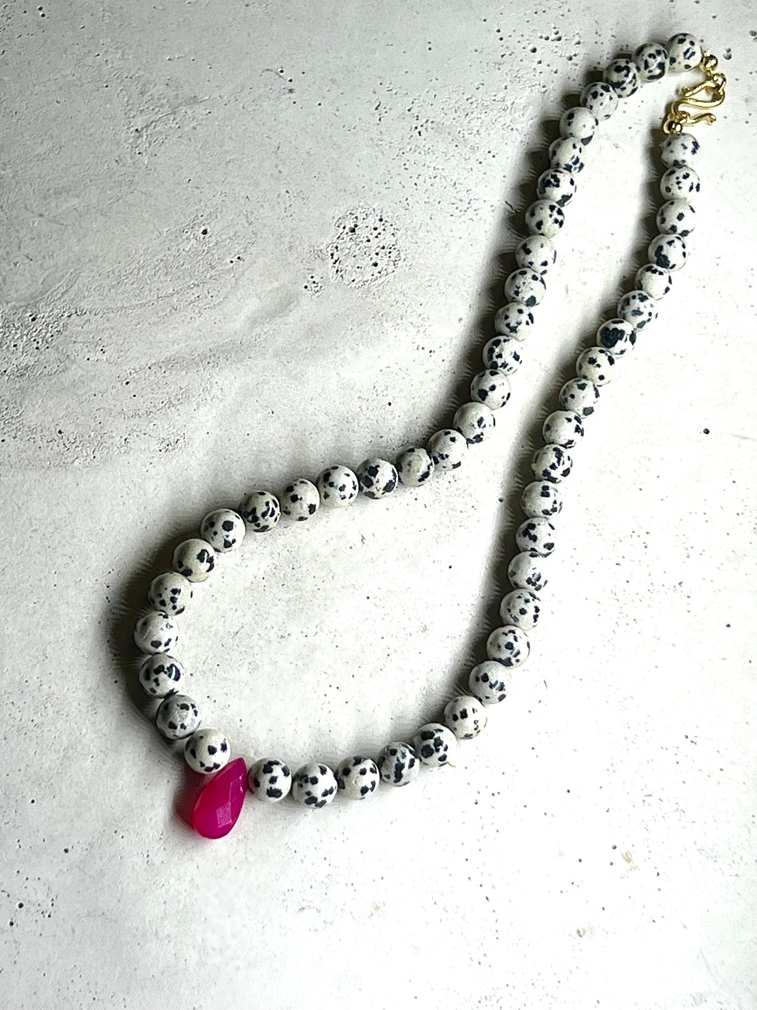 Dalmatiner Jaspis Choker mit pink Chalcedon