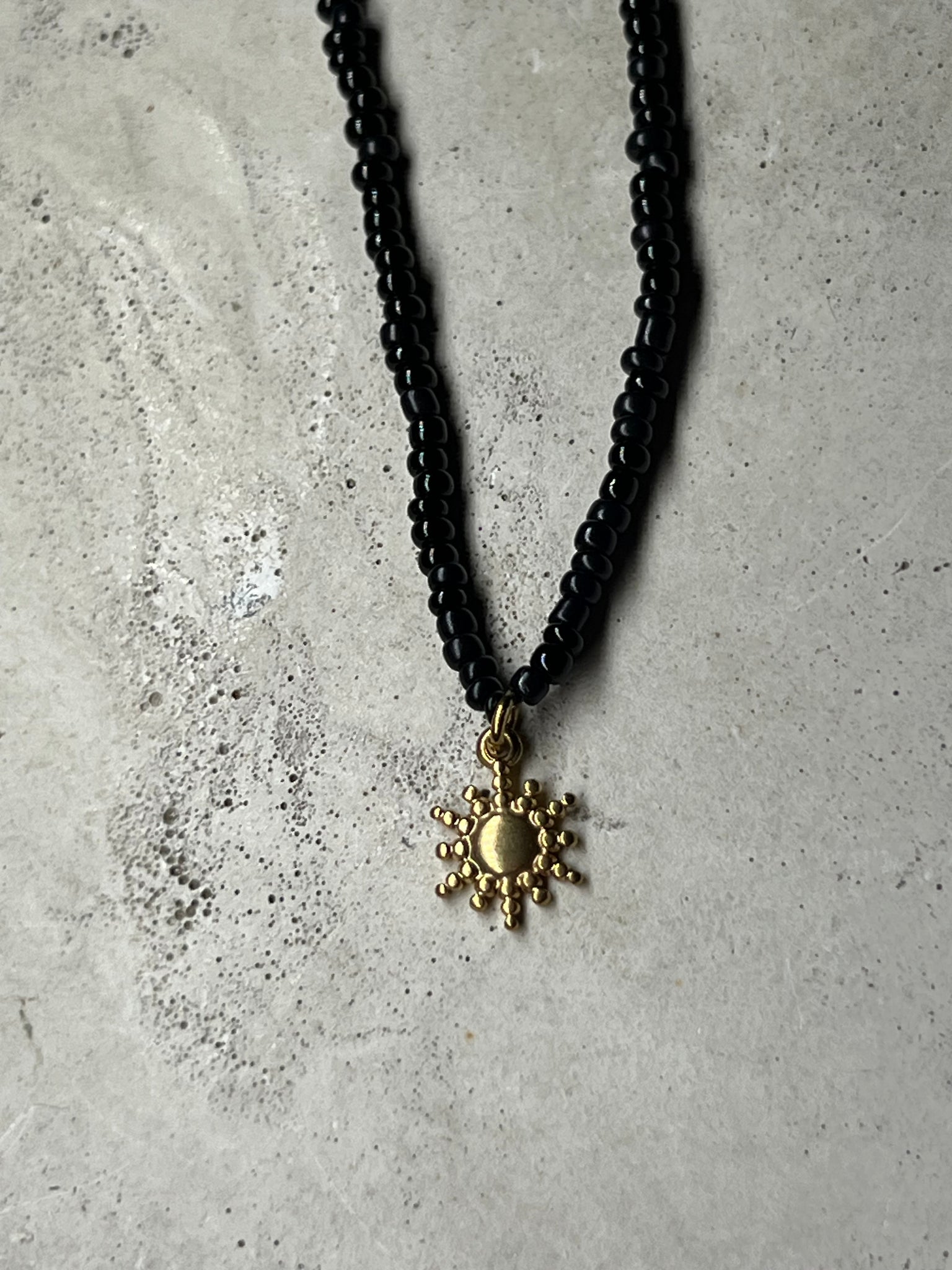 Cutie Perlenkette black Pearls with Sun