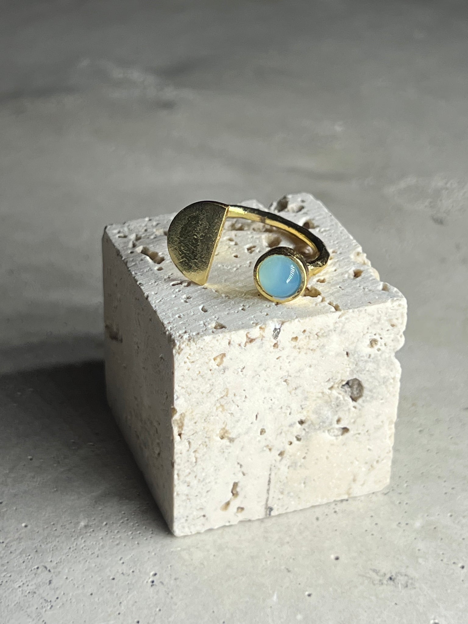 Tini mit blue Chalcedon