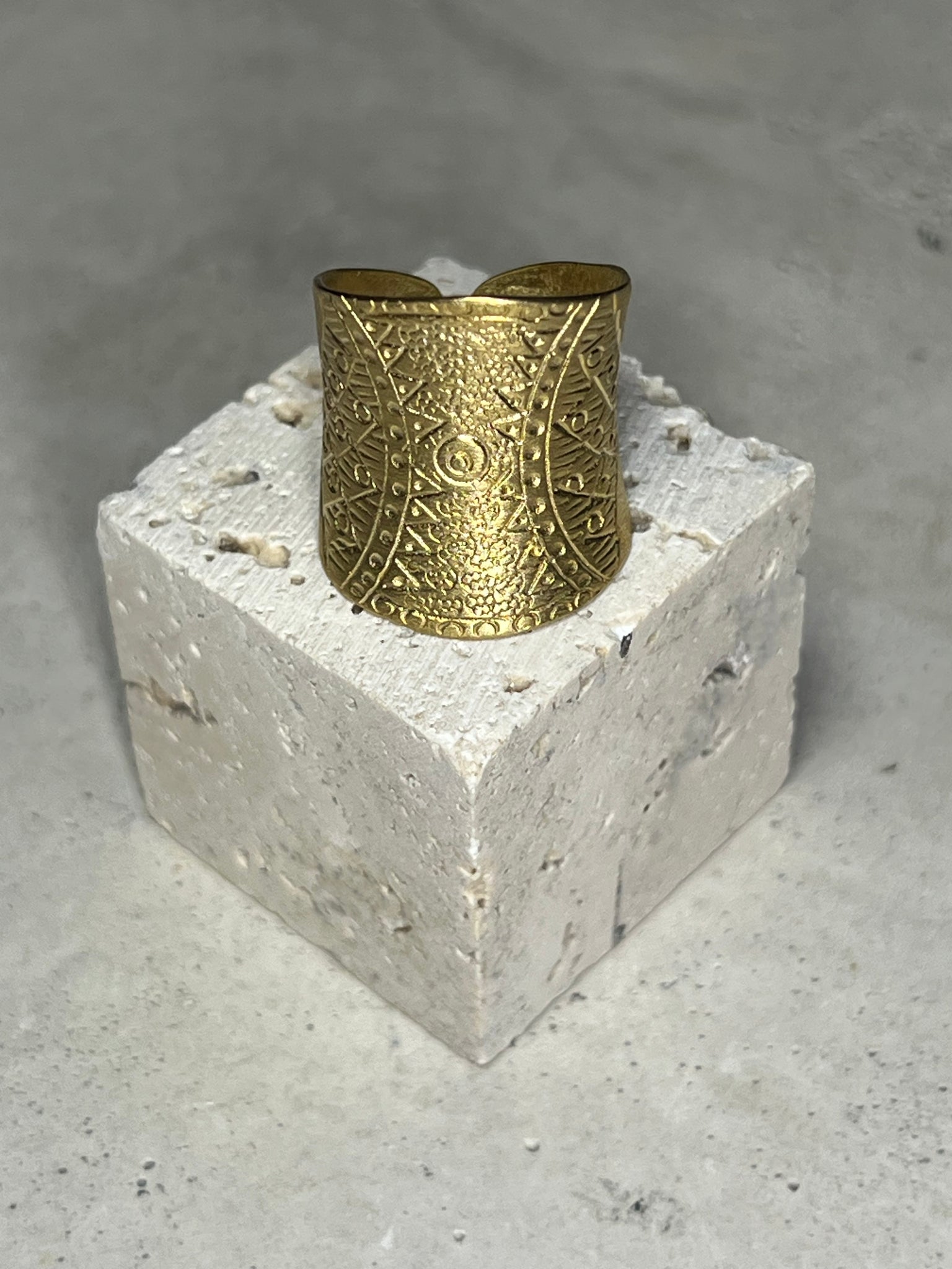 Ayli Ring ornamental