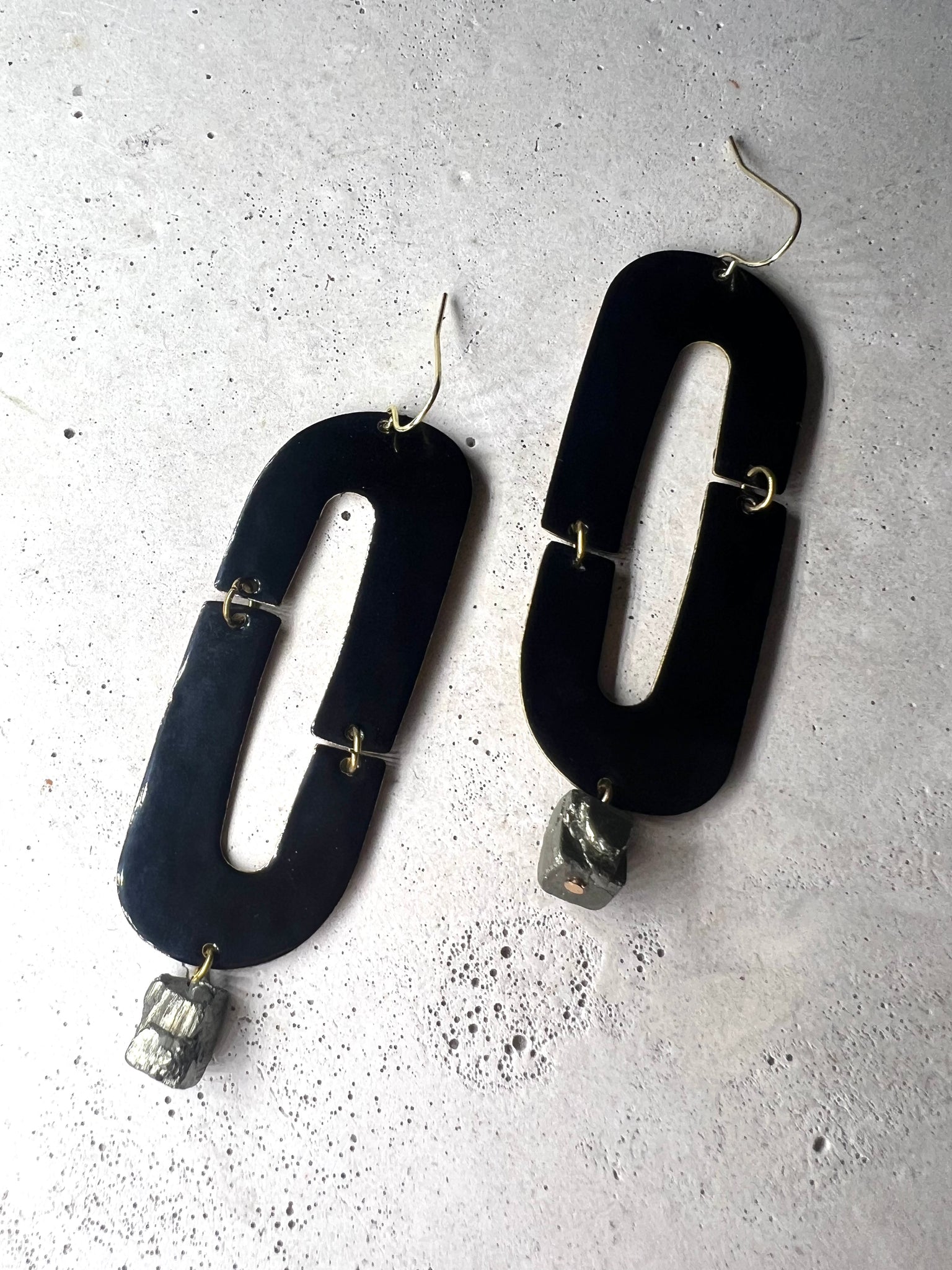 Umiaq Black Emaille