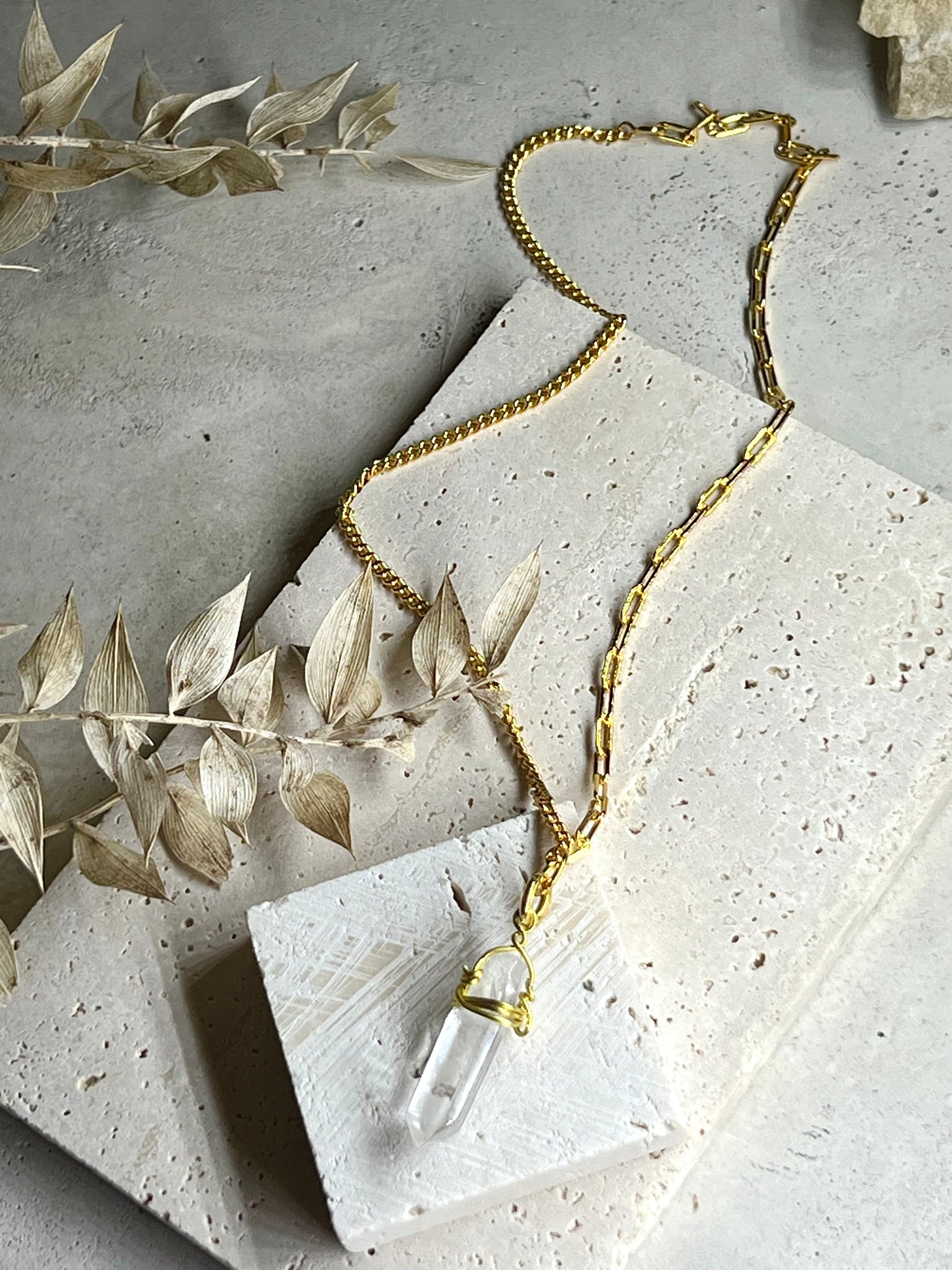 Maxi 18k Choker mit Bergkristallspitze