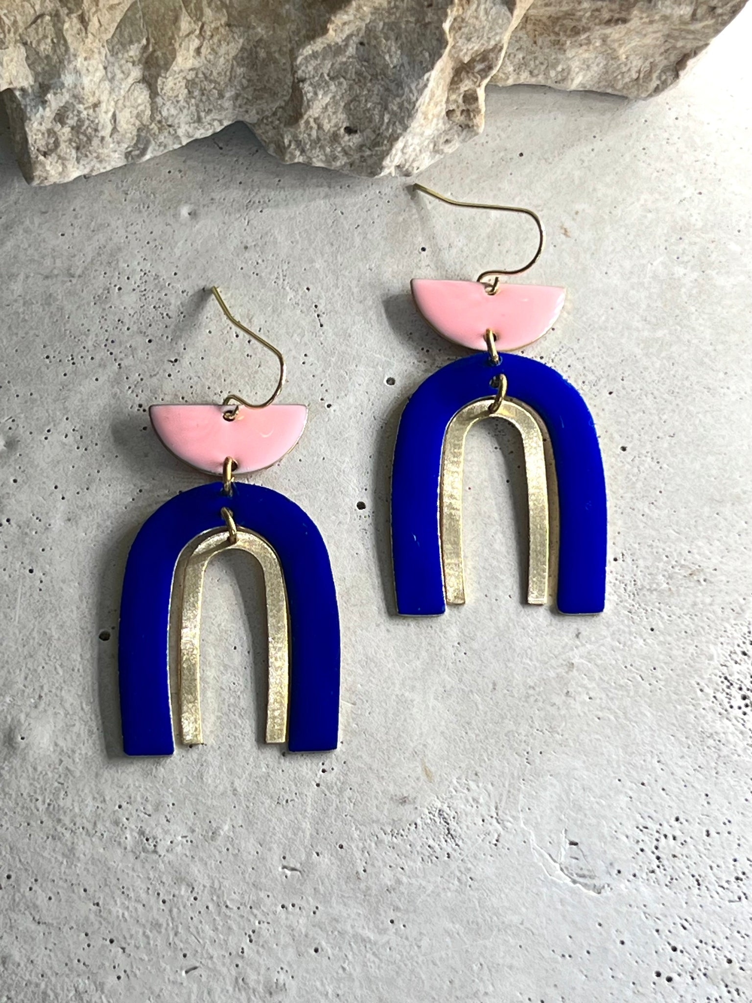 Leni Bogen Ohrringe blau rosé / Arch earrings