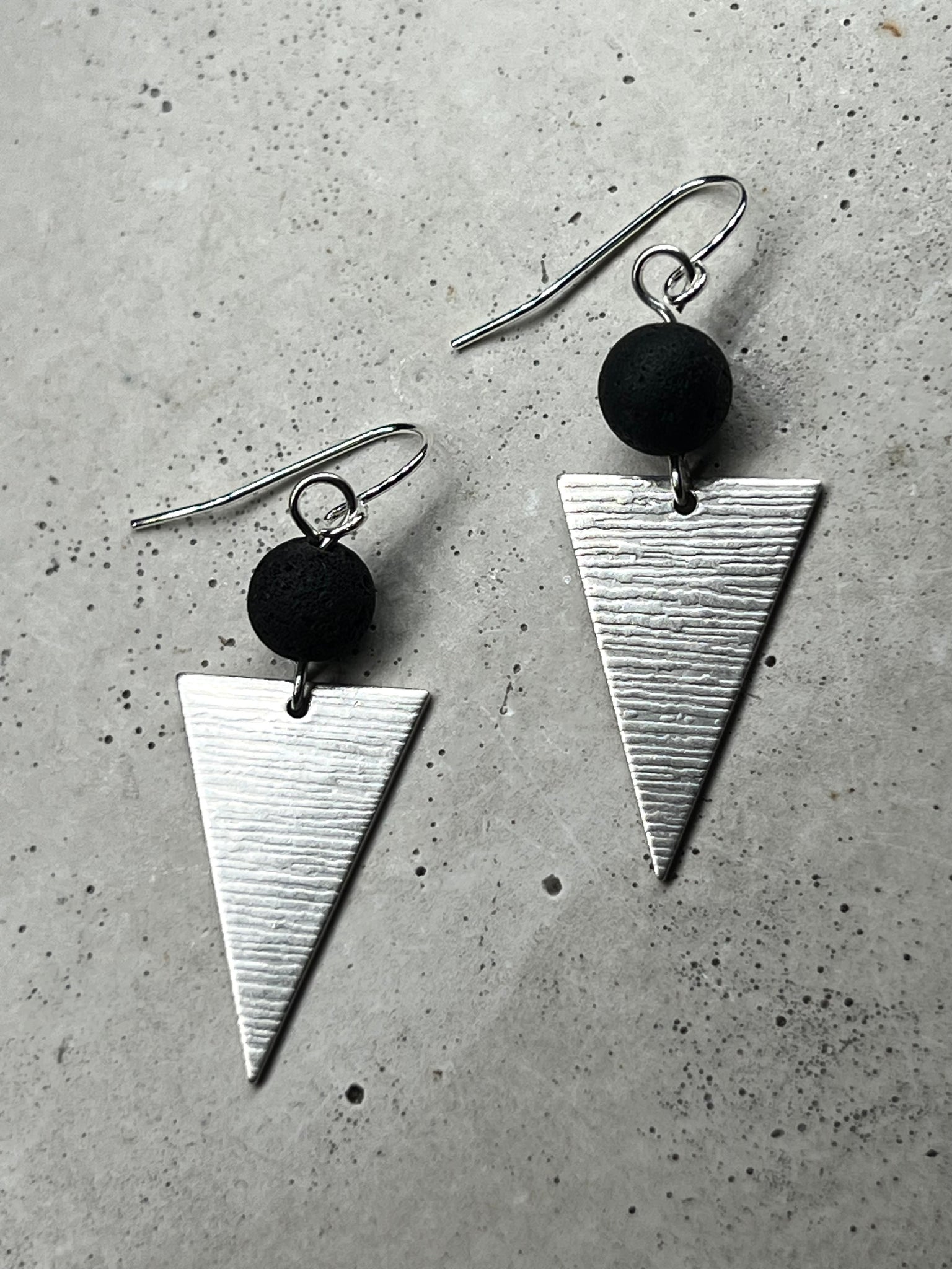 Big Triangles mit Lavastein Spheren