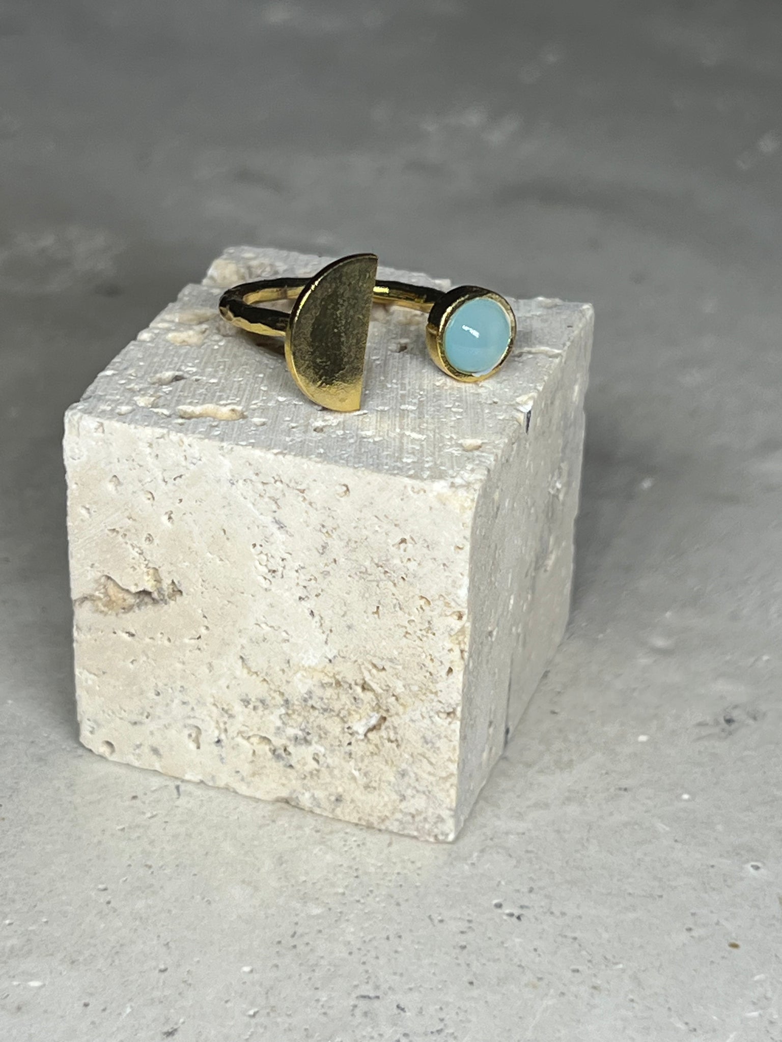 Tini mit blue Chalcedon