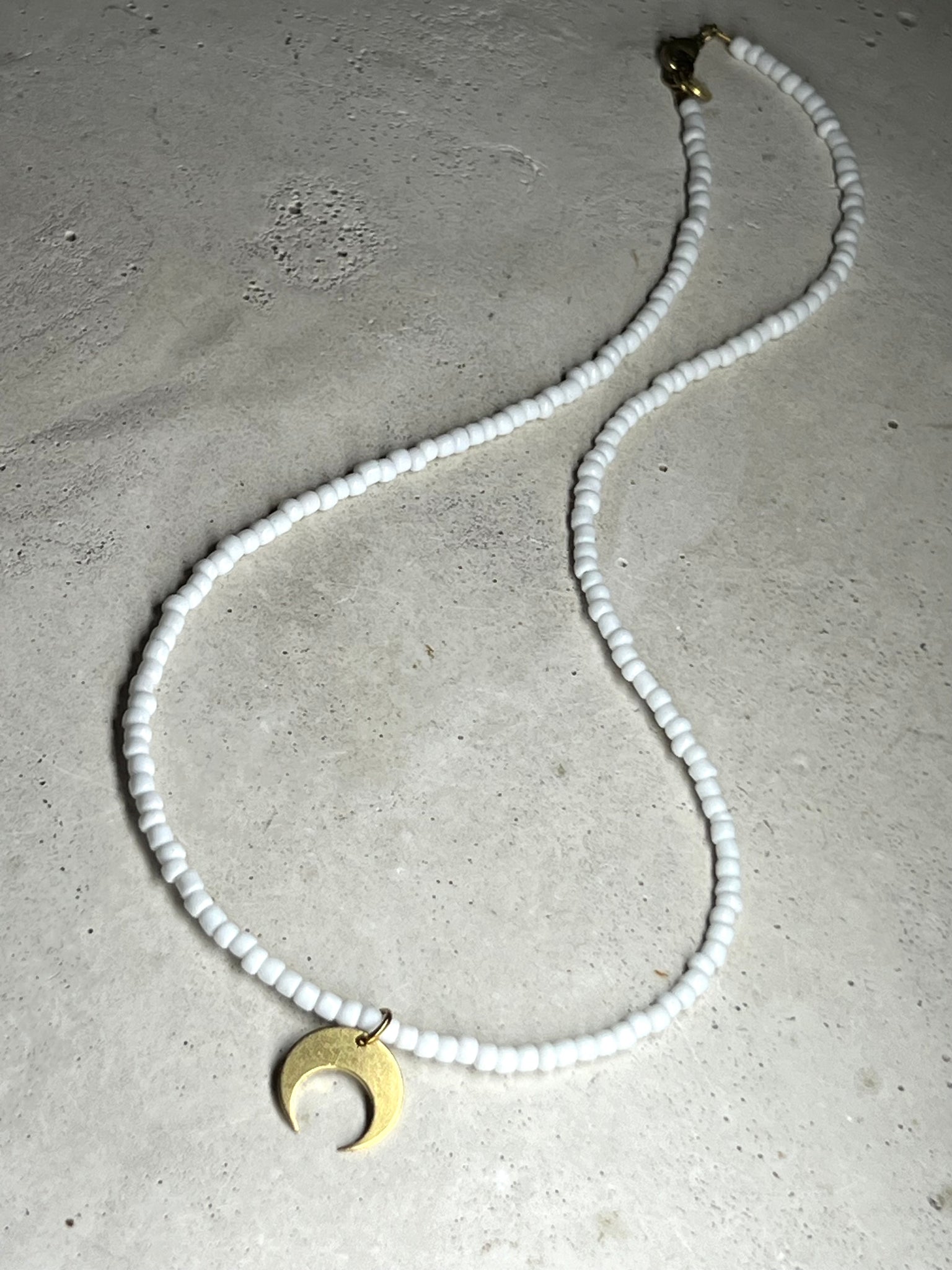 Cutie Perlenkette white Pearls with Sun & Moon