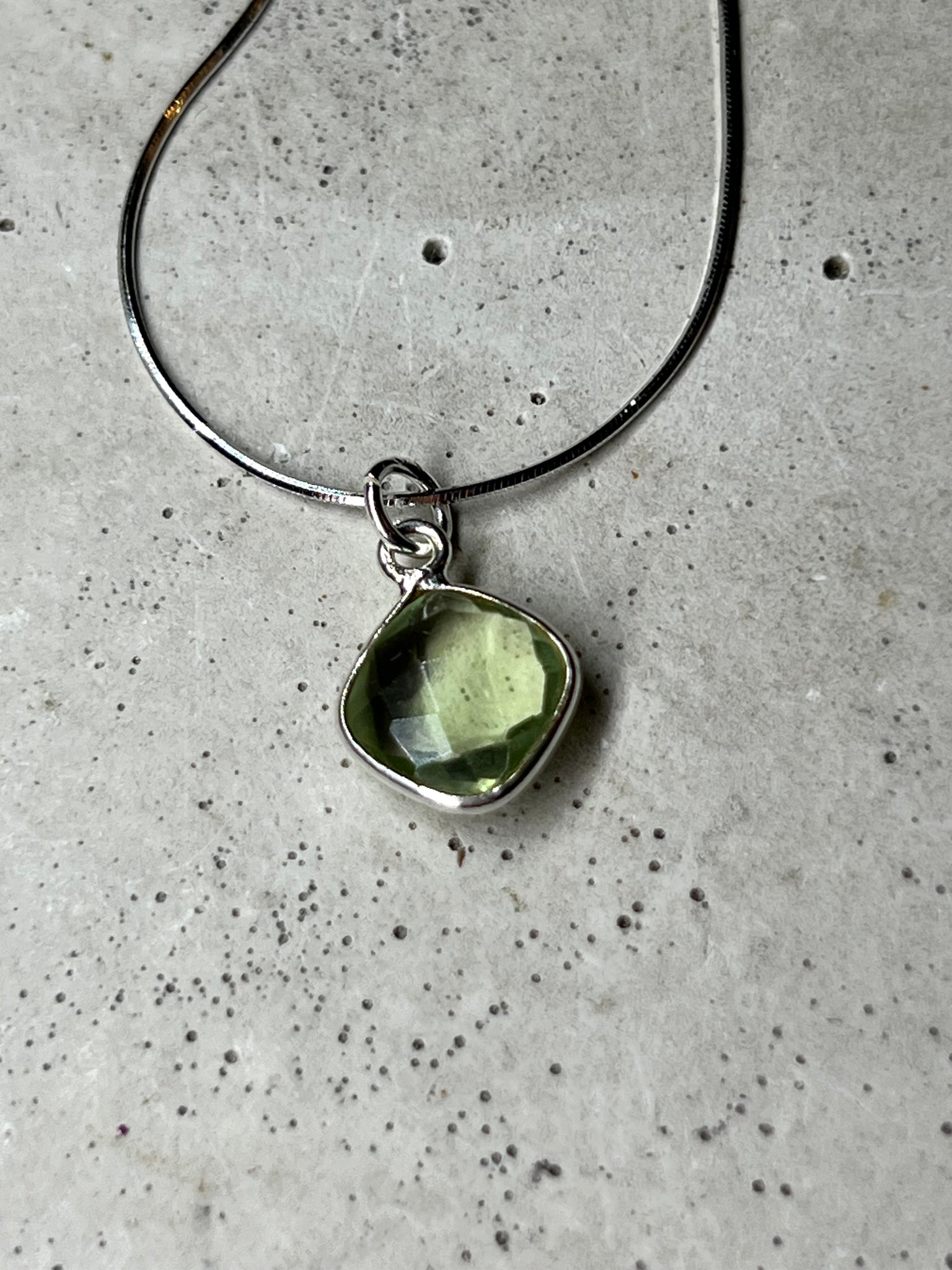 Drop 925 Silber Halskette mit Prehnit