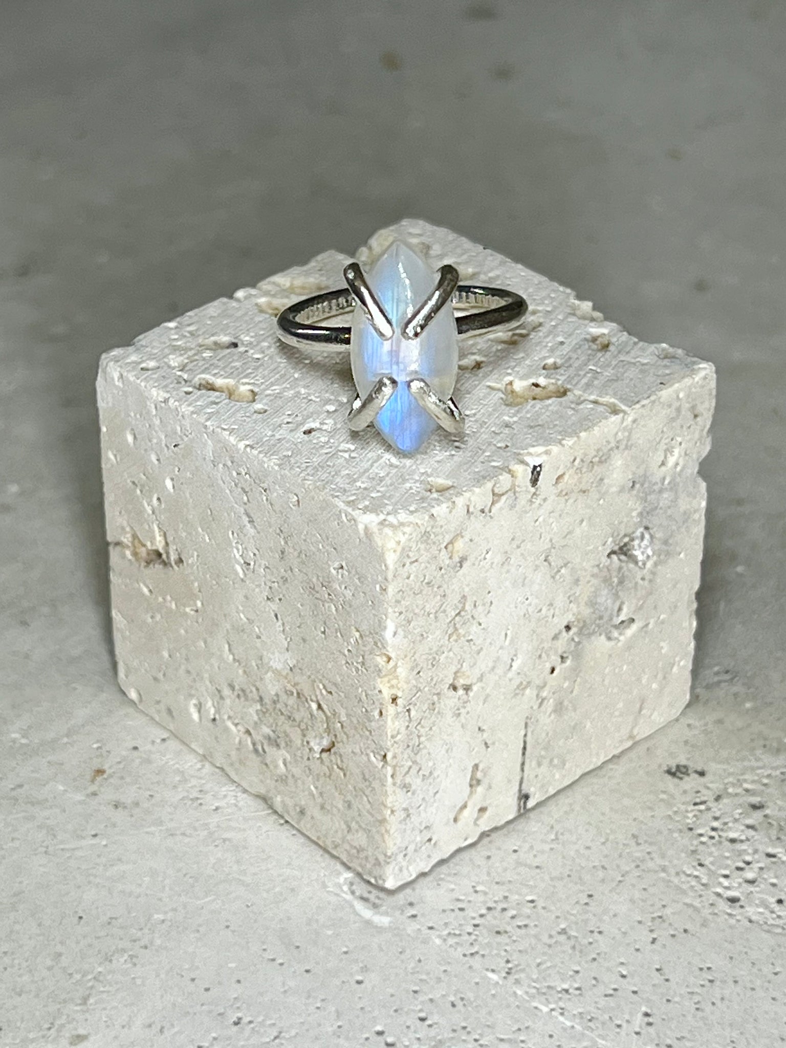 Neptune 925 Eco Silber Mondsteinring