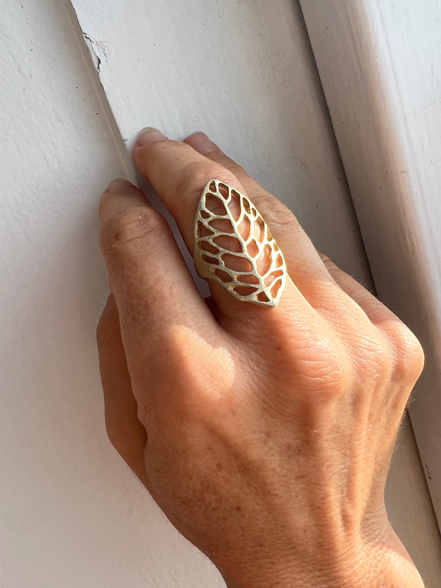 Yves leaf ring