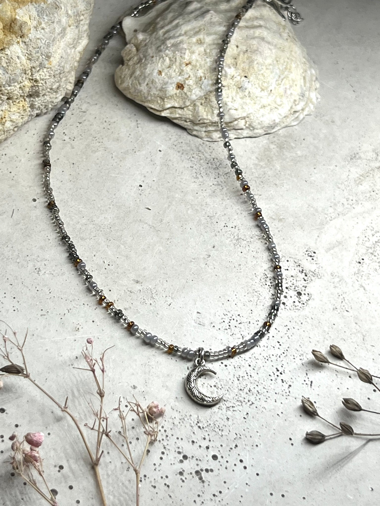 Cutie Perlenkette silver lightbrown Pearls with ornamental Moon