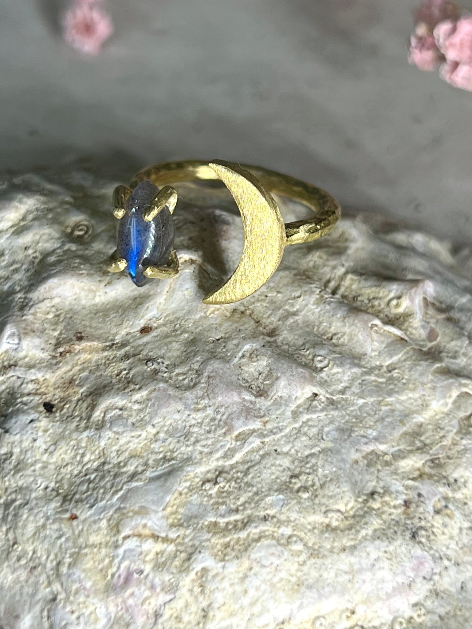 Moon Ring Moonstone